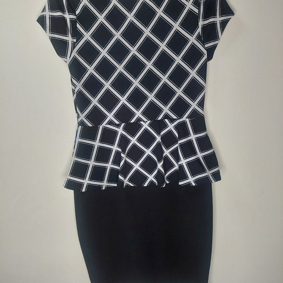 Maru Womens dress - Picture 3 of 3